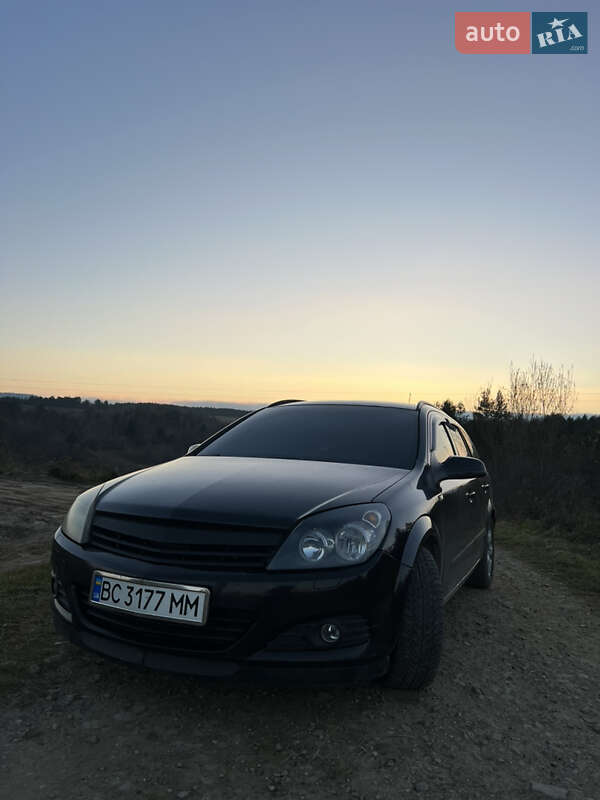 Универсал Opel Astra 2005 в Самборе