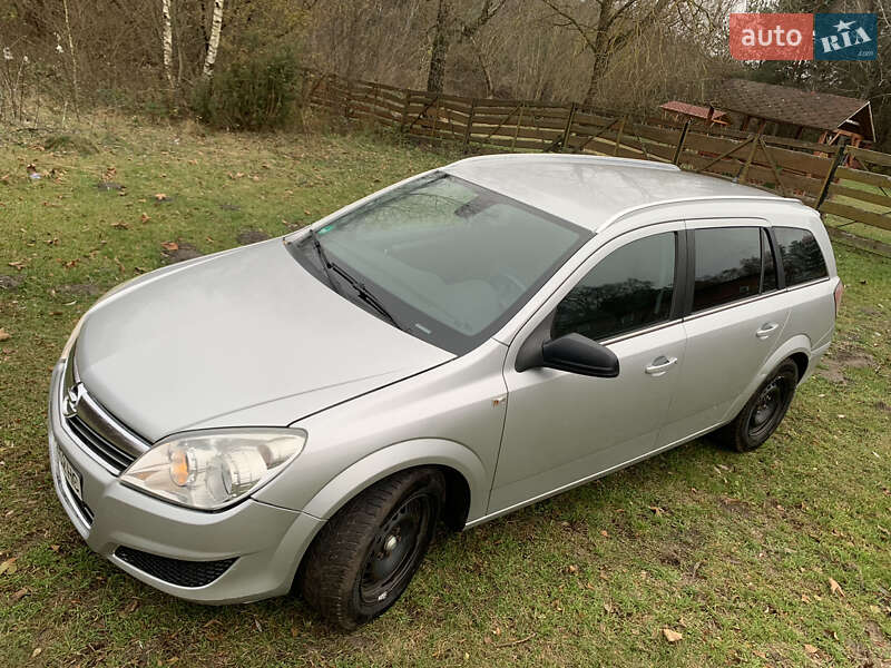 Универсал Opel Astra 2009 в Кременце