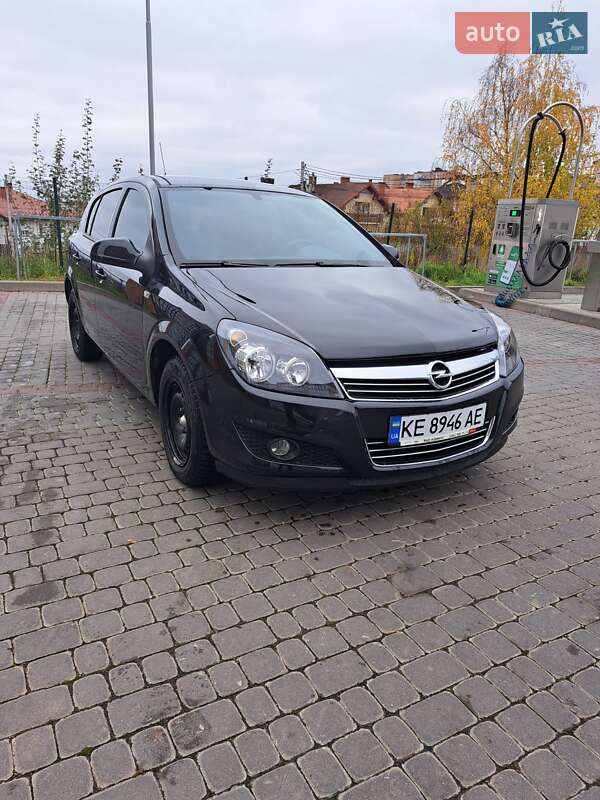 Opel Astra 2012