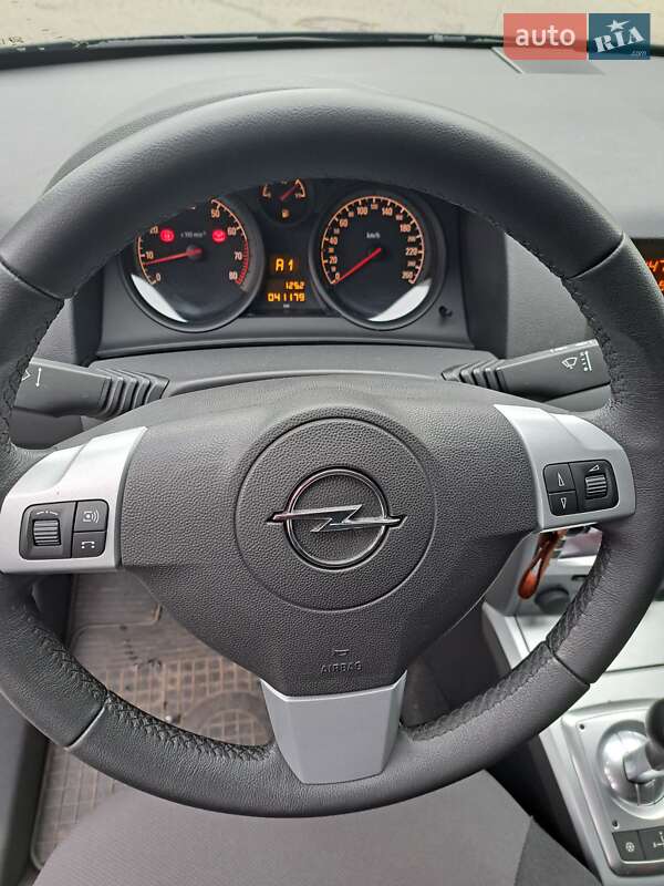 Хэтчбек Opel Astra 2012 в Ивано-Франковске фото 8 Хэтчбек Opel Astra 2012 в Ивано-Франковске