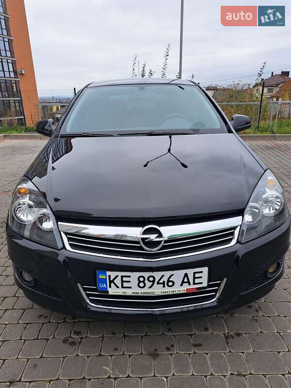 Хэтчбек Opel Astra 2012 в Ивано-Франковске фото 5 Хэтчбек Opel Astra 2012 в Ивано-Франковске