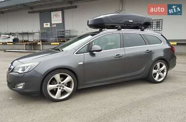 Универсал Opel Astra 2011 в Ровно