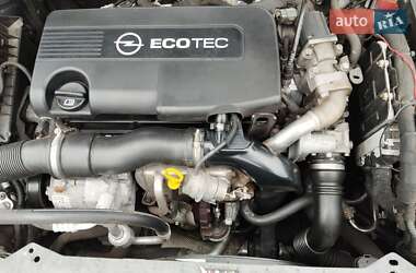 Универсал Opel Astra 2011 в Ровно