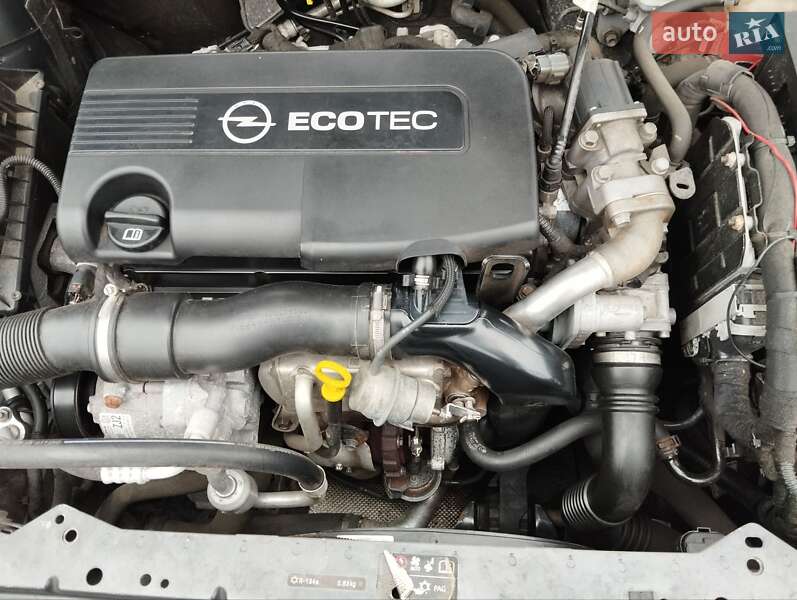 Универсал Opel Astra 2011 в Ровно