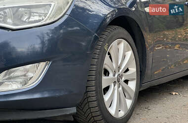 Универсал Opel Astra 2011 в Киеве