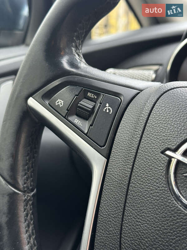 Універсал Opel Astra 2011 в Києві