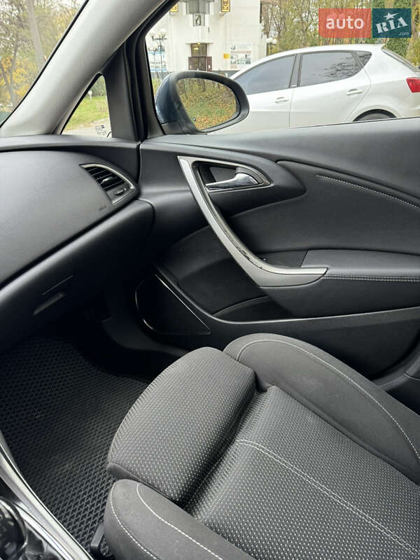 Універсал Opel Astra 2011 в Києві