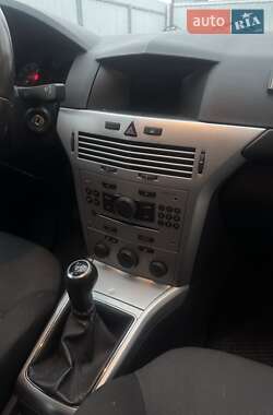 Универсал Opel Astra 2011 в 