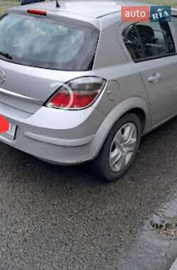 Хетчбек Opel Astra 2013 в Дніпрі