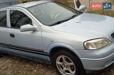 Седан Opel Astra 2005 в Кременчуці