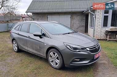 Универсал Opel Astra 2017 в Сокале