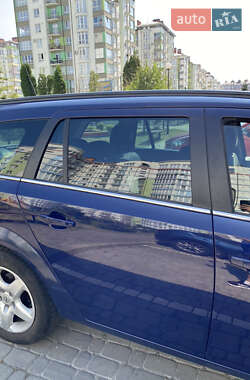 Универсал Opel Astra 2010 в 