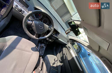 Универсал Opel Astra 2010 в 