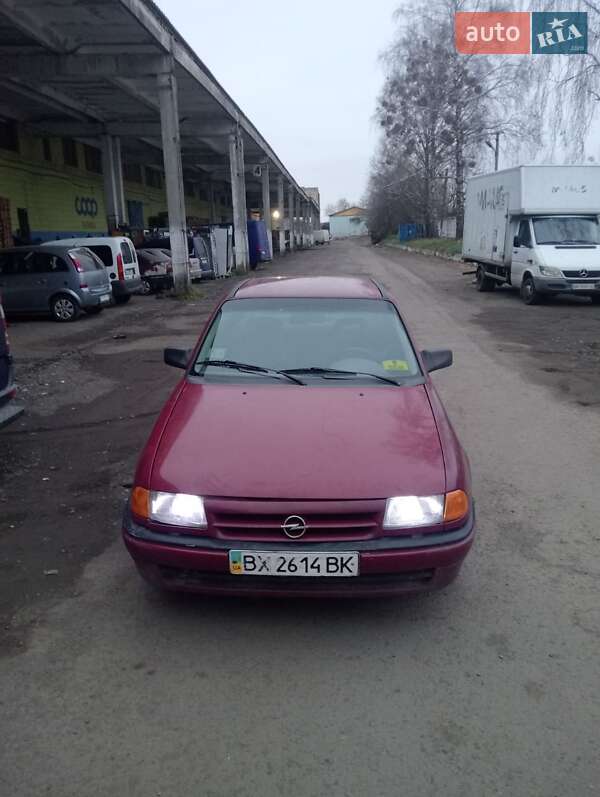 Седан Opel Astra 1993 в Ровно