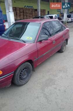 Седан Opel Astra 1993 в Ровно