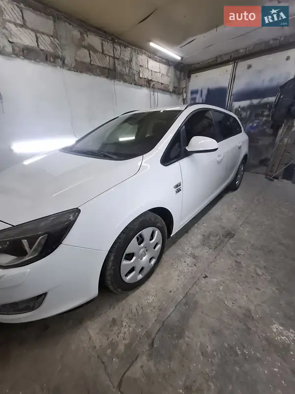 Opel Astra 2011