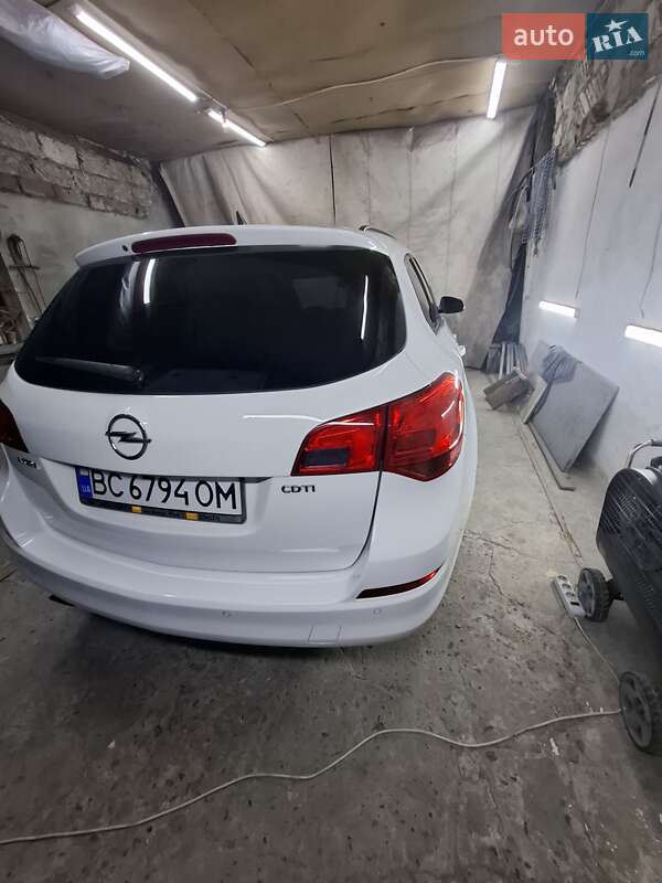 Хетчбек Opel Astra 2011 в Львові