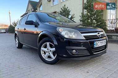 Седан Opel Astra 2005 в Самборе