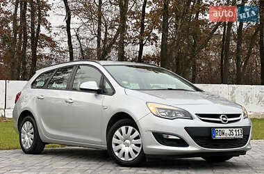 Універсал Opel Astra 2015 в Луцьку