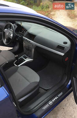 Универсал Opel Astra 2009 в 