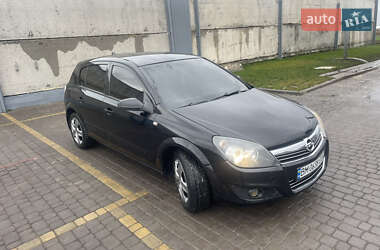 Хэтчбек Opel Astra 2007 в Теофиполе