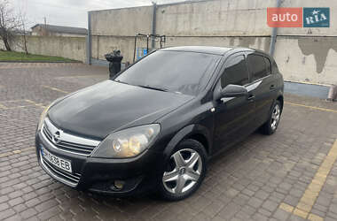 Хэтчбек Opel Astra 2007 в Теофиполе