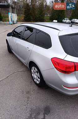 Универсал Opel Astra 2011 в 