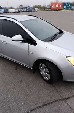 Универсал Opel Astra 2011 в 