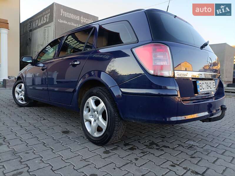Універсал Opel Astra 2008 в Дрогобичі