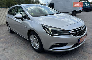 Универсал Opel Astra 2018 в Хмельницком