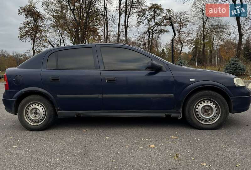 Хэтчбек Opel Astra 2002 в Краматорске