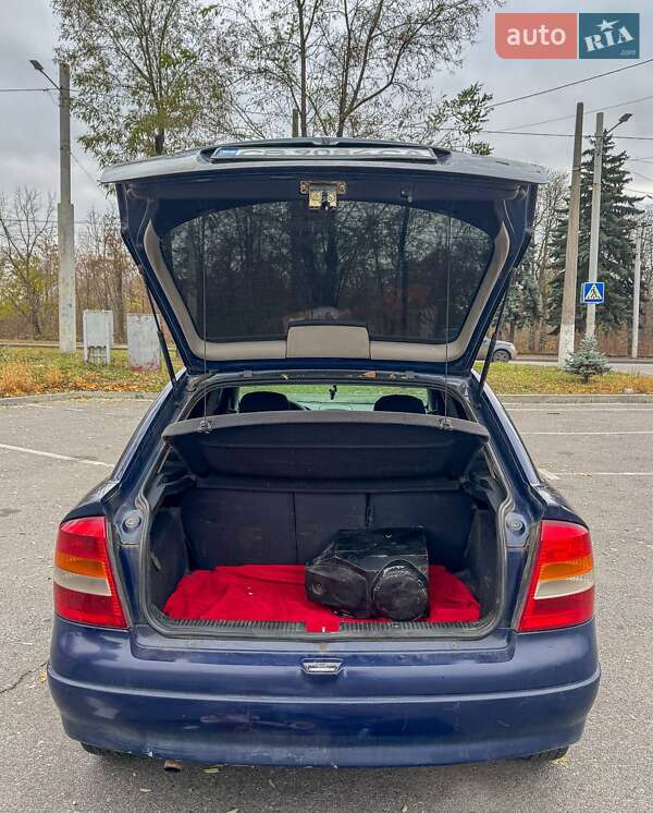 Хэтчбек Opel Astra 2002 в Краматорске