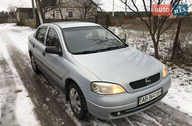 Седан Opel Astra 2005 в 