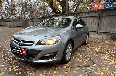 Универсал Opel Astra 2015 в Киеве