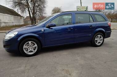 Универсал Opel Astra 2008 в Лохвице