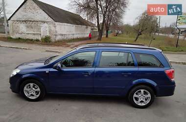 Универсал Opel Astra 2008 в Лохвице