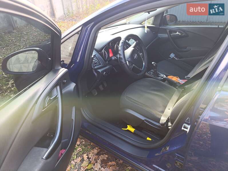 Универсал Opel Astra 2011 в Виннице