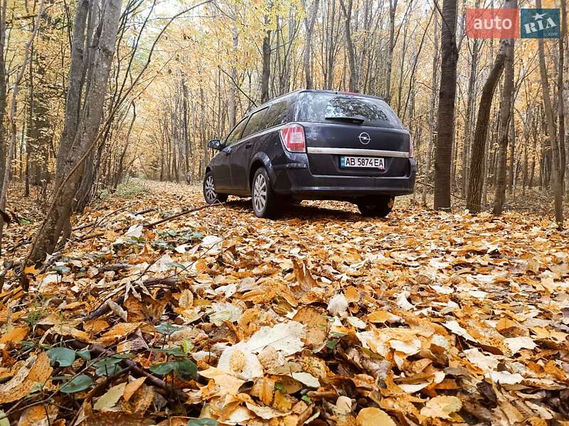 Универсал Opel Astra 2011 в Виннице
