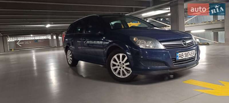 Универсал Opel Astra 2011 в Виннице