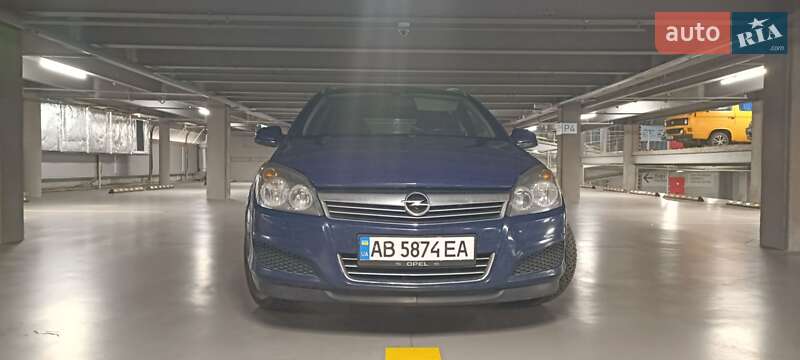 Универсал Opel Astra 2011 в Виннице