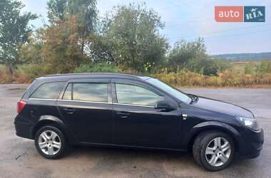 Универсал Opel Astra 2010 в Ирпене