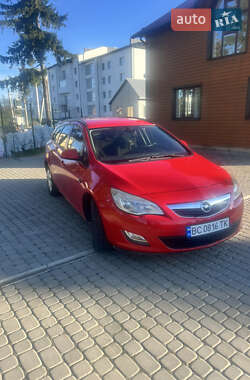 Универсал Opel Astra 2011 в Самборе