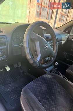 Універсал Opel Astra 2001 в Запоріжжі