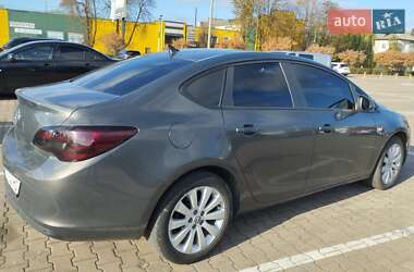Седан Opel Astra 2015 в 