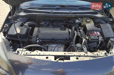 Седан Opel Astra 2015 в 