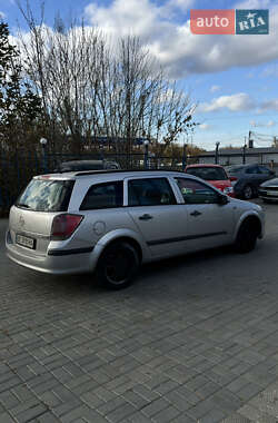 Хэтчбек Opel Astra 2004 в 