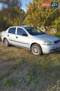 Седан Opel Astra 2004 в 