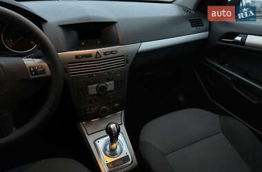 Хэтчбек Opel Astra 2007 в Луцке