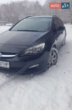 Универсал Opel Astra 2013 в Волочиске