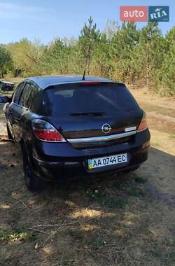 Хэтчбек Opel Astra 2007 в Краснограде